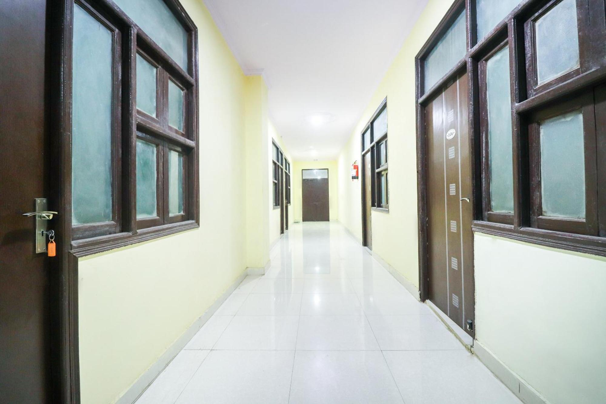 Hotel O Sunrise Inn Indirapuram Екстериор снимка