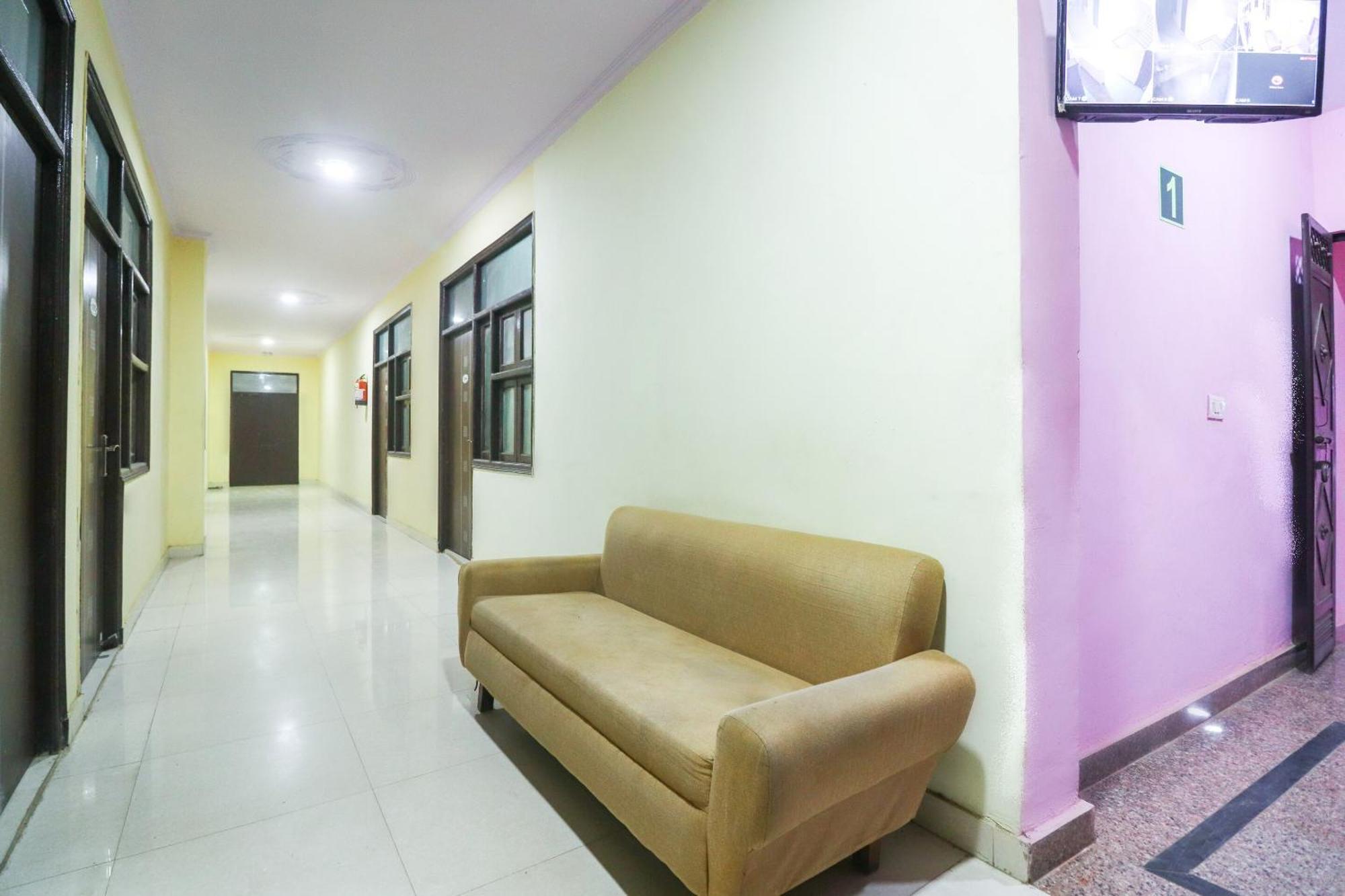 Hotel O Sunrise Inn Indirapuram Екстериор снимка