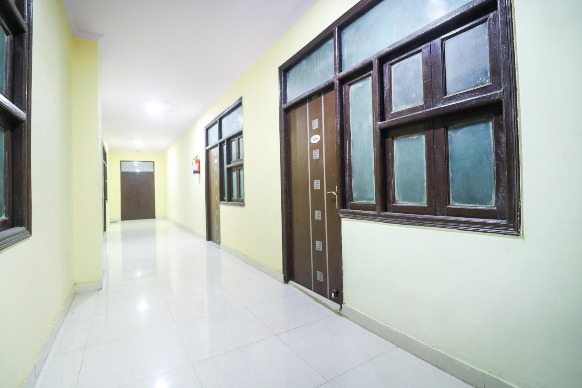 Hotel O Sunrise Inn Indirapuram Екстериор снимка